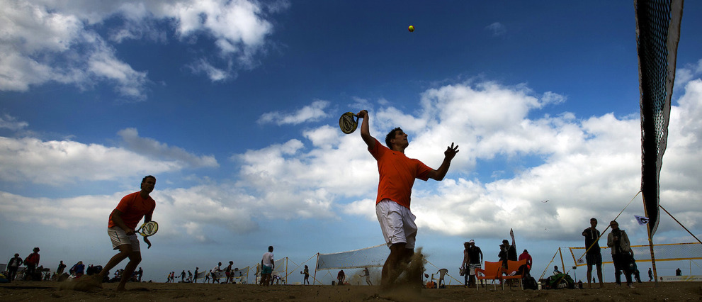 Tennis in het zand – Let’s go to the beach!