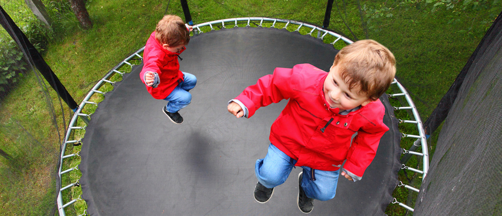 Spring op de trampoline voor een topconditie