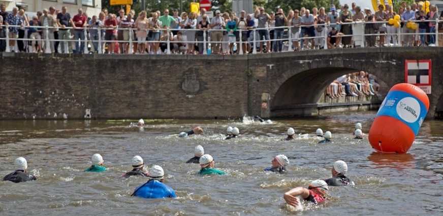 Schrijf je in voor Swim to Fight Cancer in Eindhovens kanaal