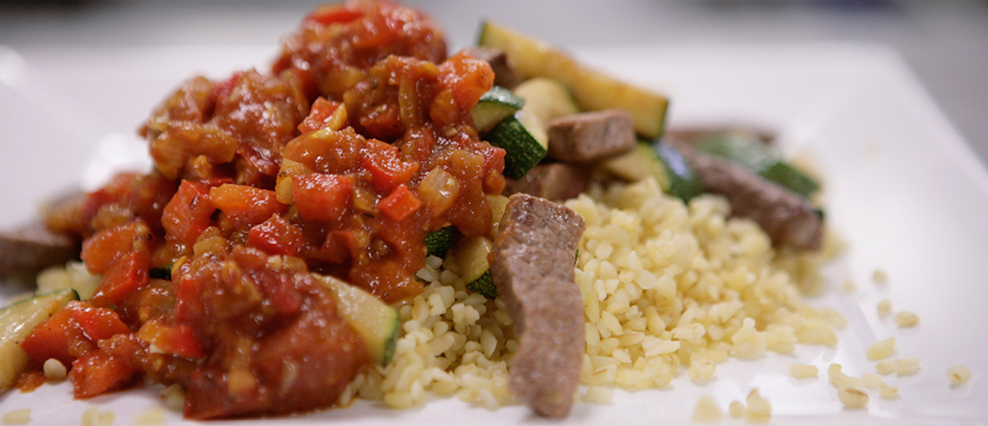 Smakelijk sportief: bulgur met courgette- en runderpiripiri