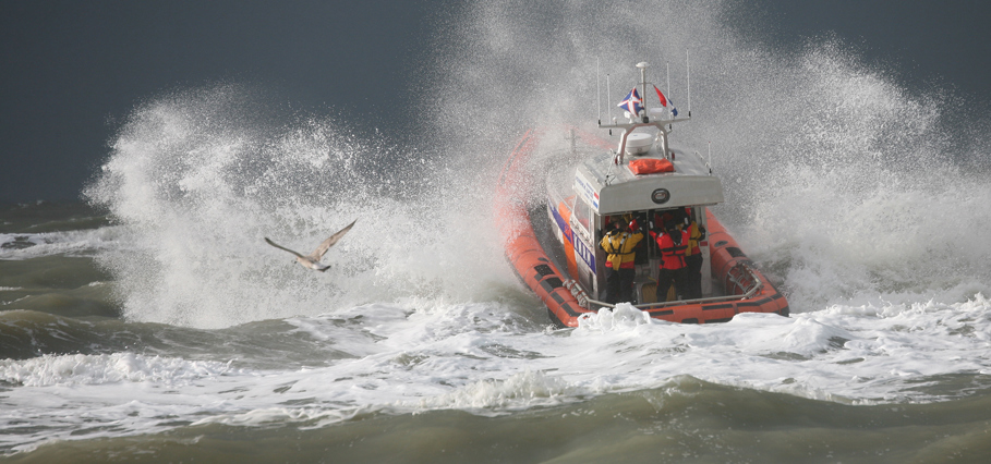 Goed voorbereid het water op met app KNRM Helpt