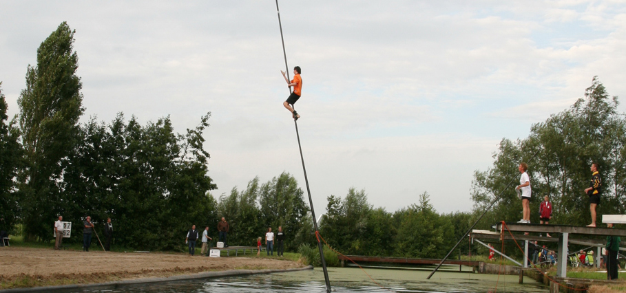 Fierljeppen: een echte zomersport